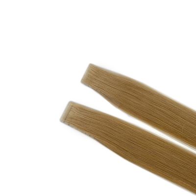 Richiesta personalizzata accettata per estensioni di capelli con nastro in colore biondo